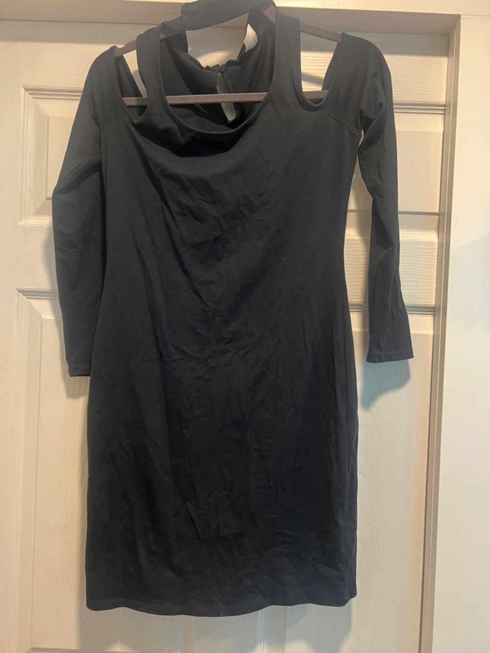 VENUS Black Cold-Shoulder Long Sleeve Bodycon Dress